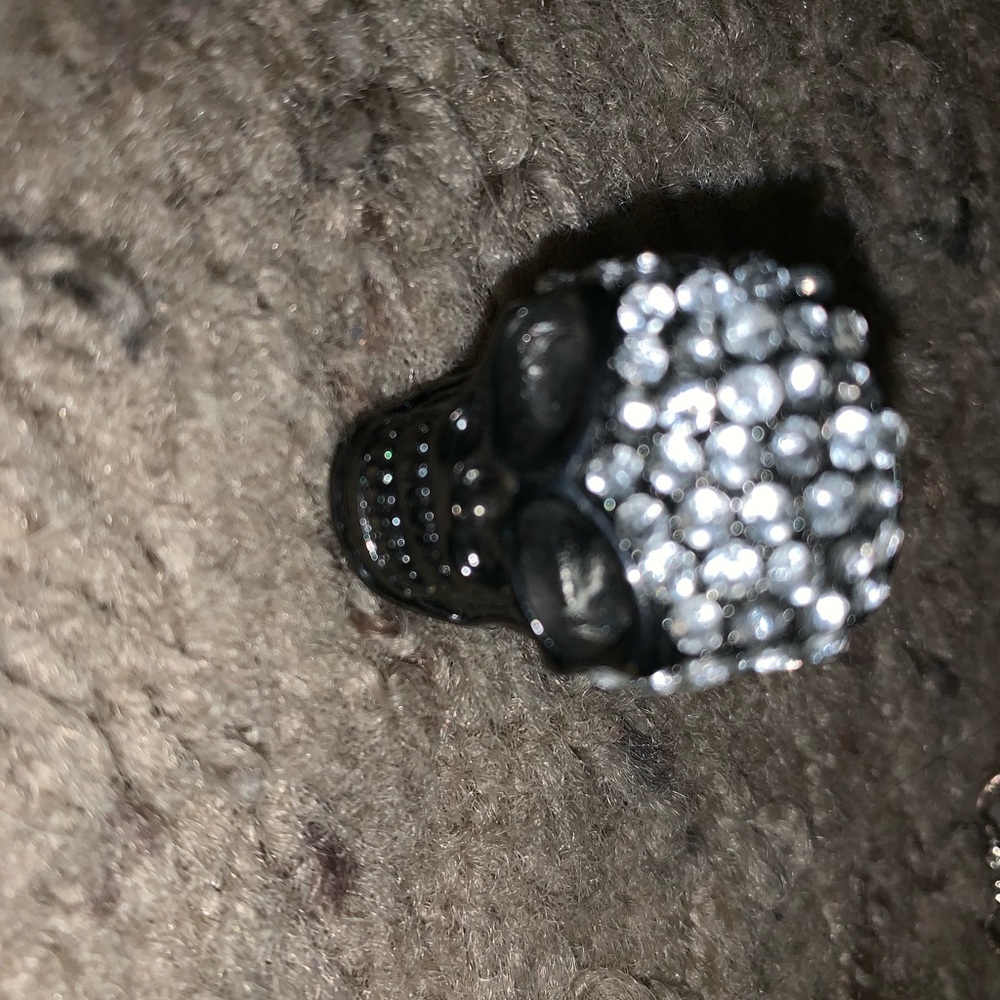 skull ring